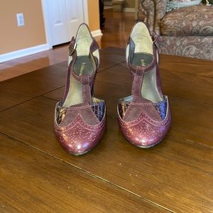 Liz Claiborne t strap heels